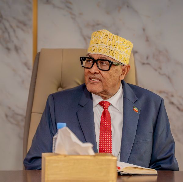 Madaxweynaha Jamhuuriyadda Somaliland Oo Qaabilay Ganacsato Australian ah Danaynaya Maalgashiga Macdanta Dalka