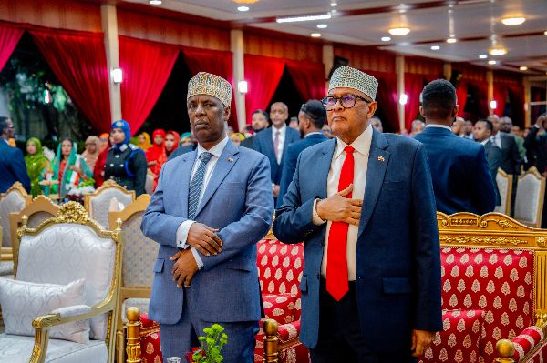 Madaxweynaha Jamhuuriyadda Somaliland ayaa caawa ka qaybgalay munaasibad ballaadhan oo lagu xusayey sannad-guurada 35-aad ee kasoo wareegtay dib ula  soo noqoshada madax-bannaanida Somalilan